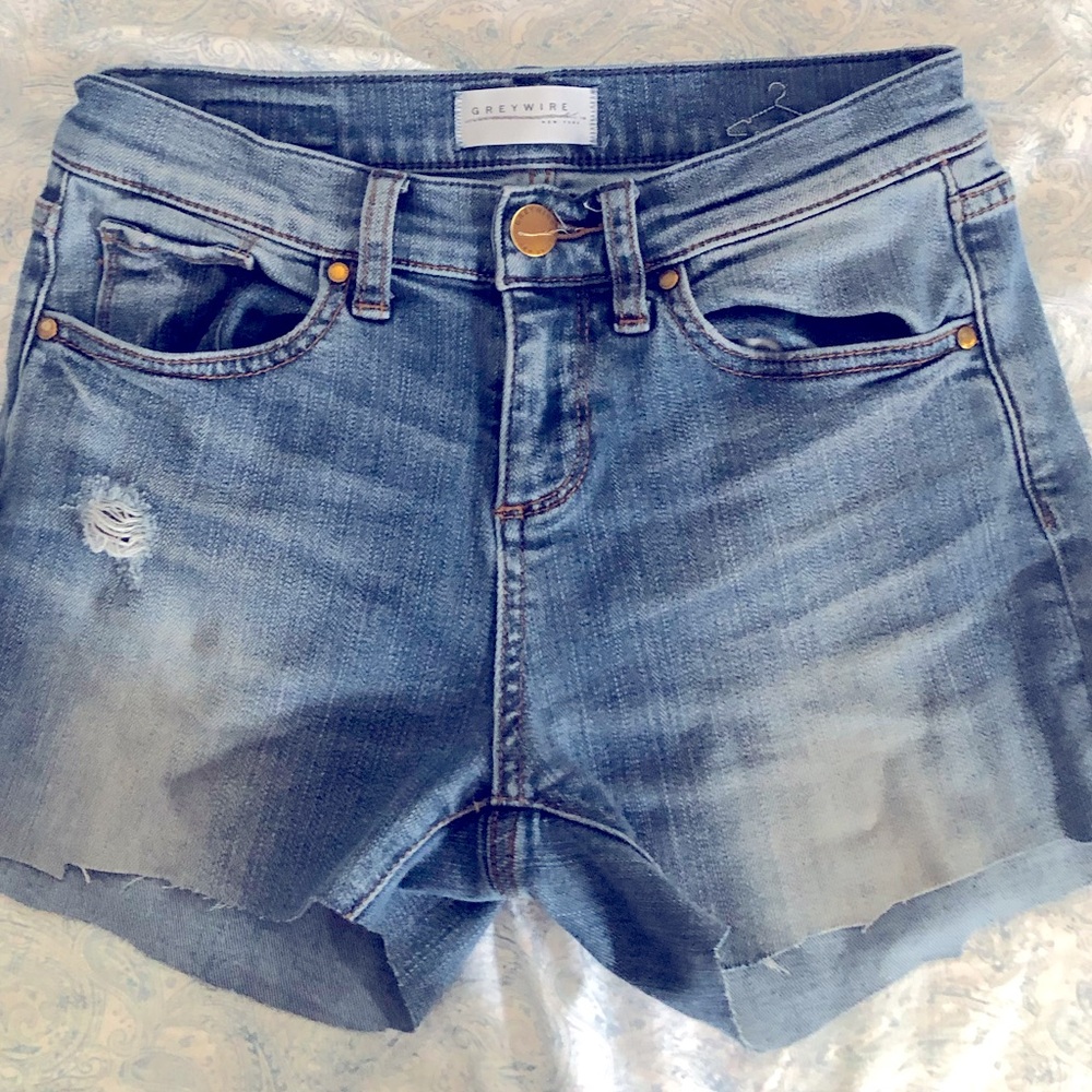 Cut off Jean shorts. Greywire sz 24